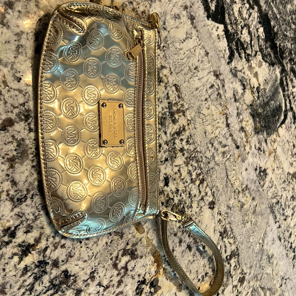 Wristlet